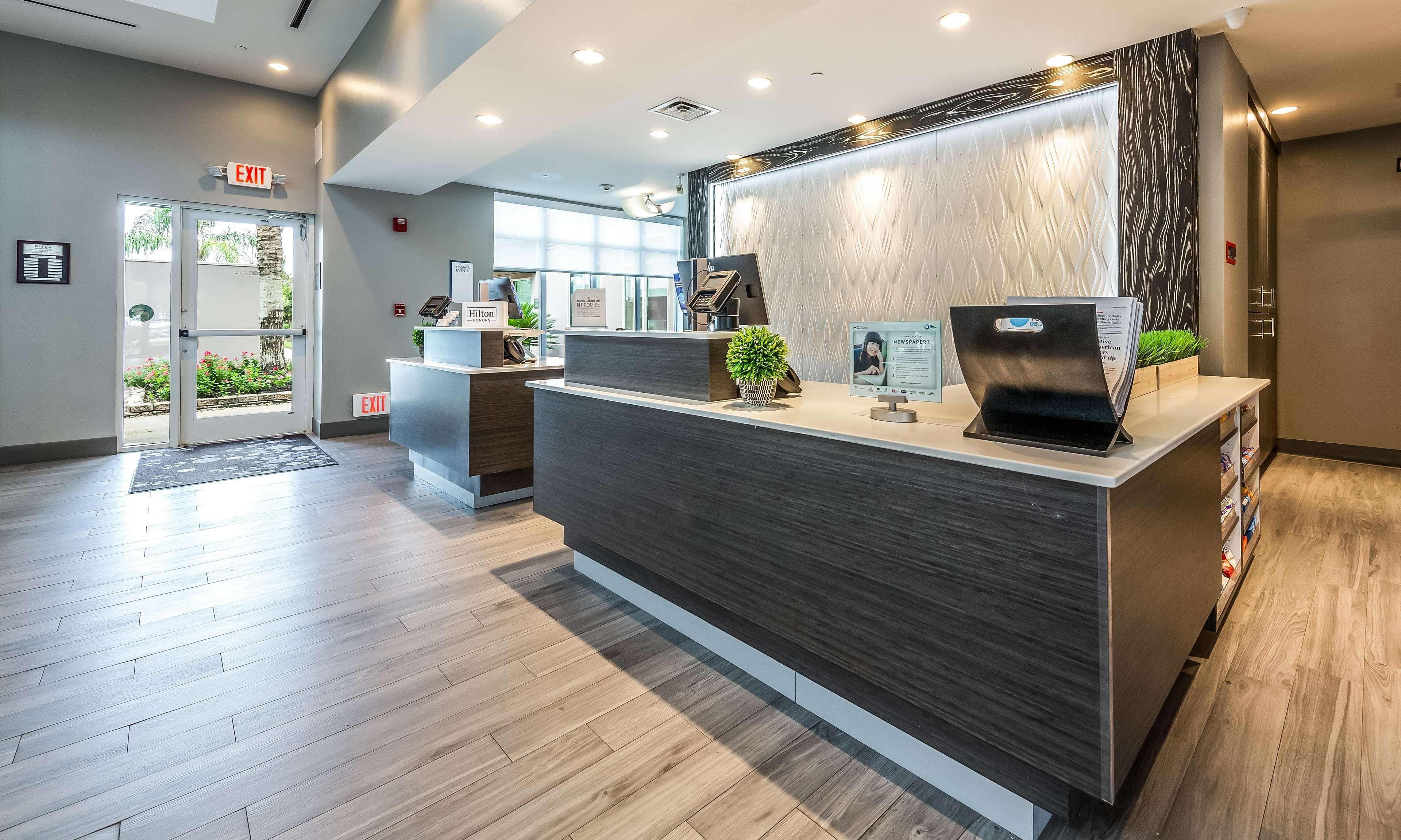 Hilton Garden Inn Beaumont Bagian luar foto